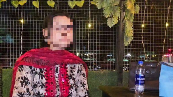 Enjoy watching this full scene of : Hot Desi Bhabhi Fucked Hard in Public - Urdu Audio - Sairaxsaim