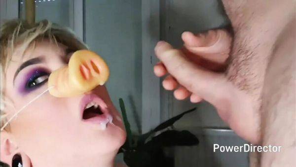 Enjoy watching this complete clip of : Chubby Blonde MILF Amy Leaf Takes Cum Facial & Swallows Load