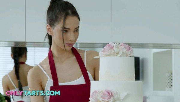 Stream the HD movie : Horny Stepsister Kama Oxi Fucks Hard in Cowgirl - Blowjob & Cum Swallow