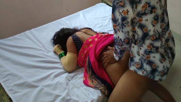 Play this HD video of : Sex Wife - Indian House Wife Saree Sex
