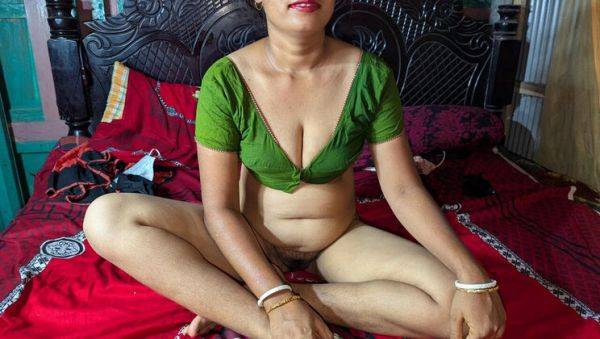 View HD scene of : Hot Desi Bhabhi Fucks Neighbor in Village - Big Cock Action