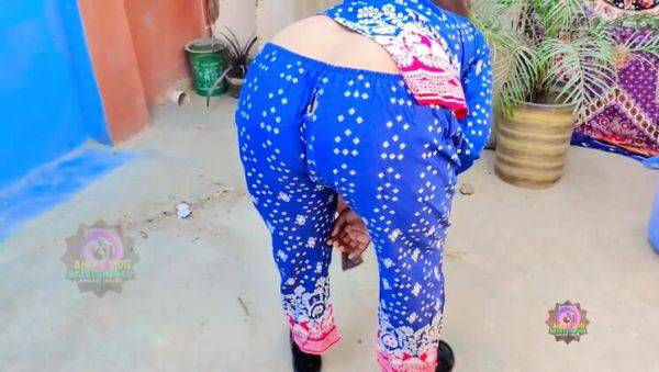 Play this complete video titled : Desi Indian bhabhi Muskan Rani anal sex doggy style - big ass close-up