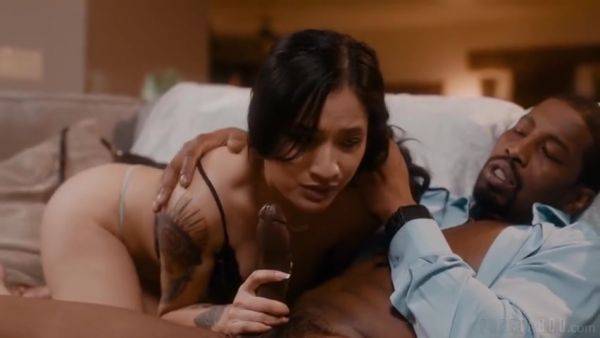 Stream the hardcore movie of : Avery Black Boss Of The House