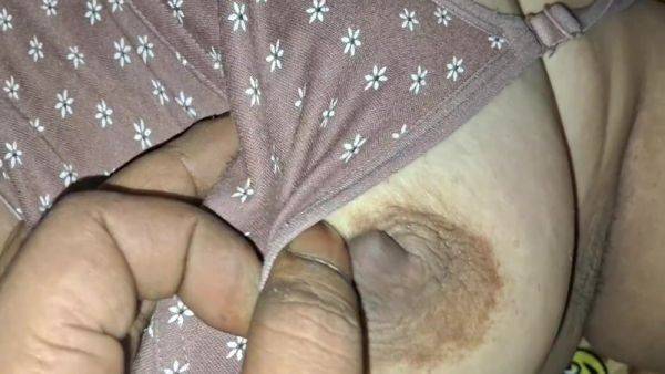 Play the uncut video of : Something Special In Chachi No.1 Of Ncr Delhi Want