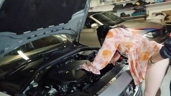 Play this HD clip called : Hot Petite Wife in Heels Cheats on Husband with Big Cock - Amateur Homemade Sex