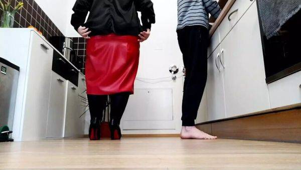 Play this complete clip titled : Lusty MILF Step Mom Gets Creampie From Son In Law In Doggystyle - Big Ass & Nylon Pantyhose