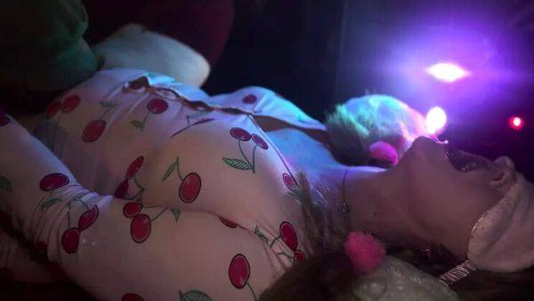 Watch hardcore clip of : Teen Stepdaughter Plays Doctor With Stepdad And Gets Creampie Secretly