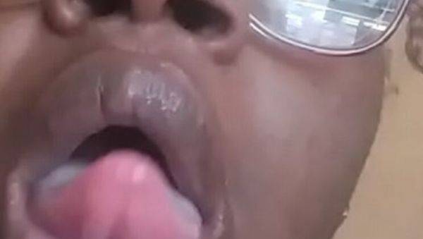 Play uncut scene titled : Naejae's Freaky Mouth Tour - Amateur MILF Ebony Solo Fun