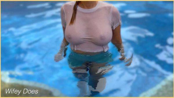 Play this full movie of : Hot Milf Wifey Flashes Her Big Braless Tits in Pool - Outdoor Public Nudity