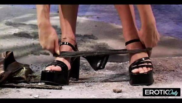 Play this uncut clip of : Busty German MILF Cassandra Fucks Hard in Gym - Big Tits, Cumshot & Orgasm