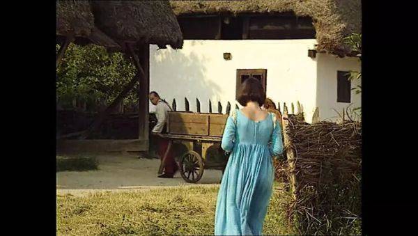 Play this complete movie named : Hot Vintage BI Threesome - Erika Bella & Ursula Moore Take Valentino's Big Cock - Episode 2