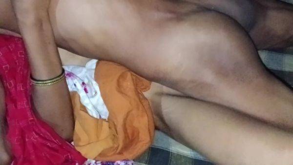 Watch this complete scene named : Village Bhabhi And Devar Bhabhi In Newly Fledgled Bhabhi Chudai Karti Hui Indian Desi Devar Sex Kiya Very Much Enjoyed Hot Badan Bhabhi Ka