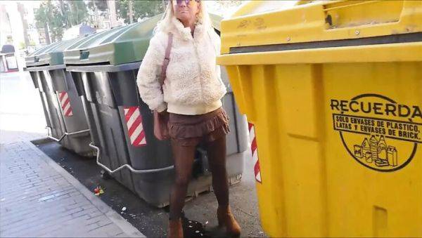 Stream the complete video titled : Natalie K Gets Creampied by Stranger After Public Pissing in Park Toilet