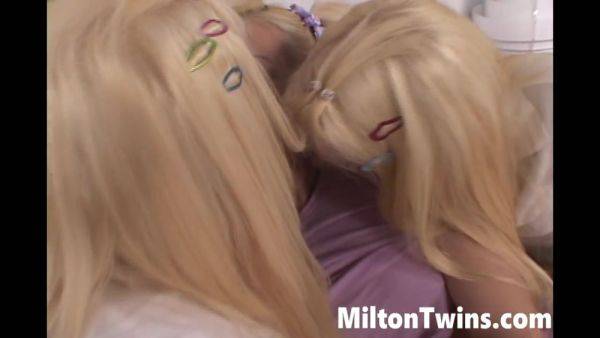 Stream the hardcore clip : Milton Twins Threesome Lesbian Fingering
