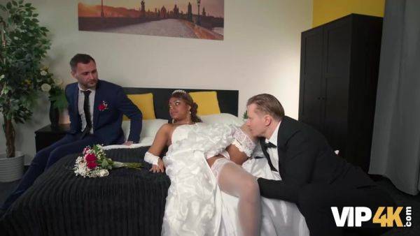 Play complete scene titled : Fantastic Stanley Johnson - Wedding Fun Clip - Vip