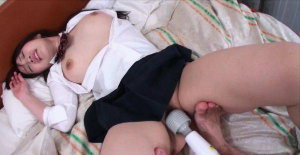 Play full scene named : Asian amateur Lena masturbates with a vibrator and s***l cock on the bed