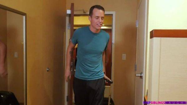 Play HD clip called : Family Vacation - S4:E5