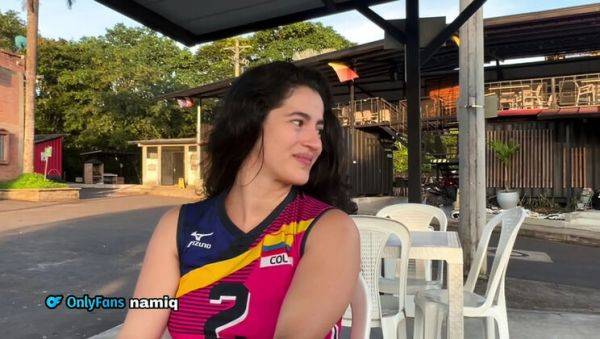 Play this HD video named : Roxxan the Pro Volleyball Player Gets Fucked Hard in Public Bathroom - Creampie, Big Ass, Squirting MILF