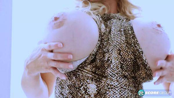 Stream this uncensored movie named : Billi Bardot Big Tits Solo Masturbation Hot Clit Play