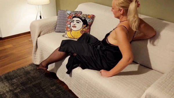 Enjoy watching this uncut video called : Sexy German MILF Selena701 in Pantyhose Gets Creampie - Amateur Homemade Blowjob