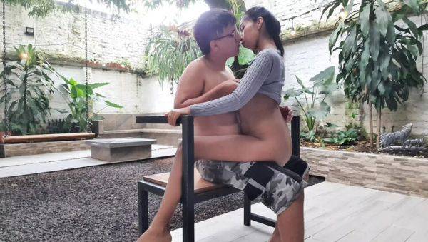 Enjoy watching the complete clip named : Young Latina Alexa Gets Wild Outdoor Blowjob from Older Police Officer on Patio Chair