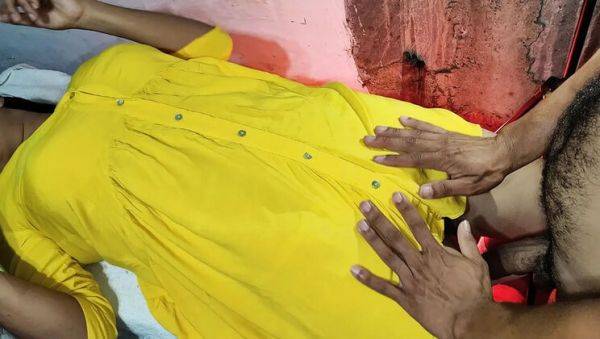 Stream the HD clip : Indian village virgin's first anal sex with big cock in viral HD video