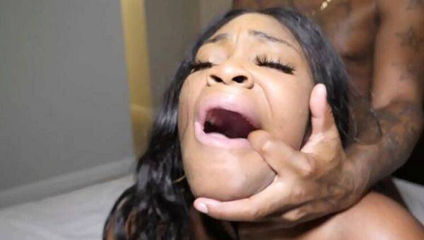 Play the hardcore clip titled : Thick 40 Inch Booty Ebony Brownee Snaxxxx Takes BBC Like A Pro