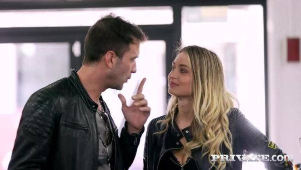 Play the hardcore scene of : Alexis Crystal fucks on motorbike