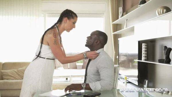 Stream this uncut video : MILF Texas Patti Has Her First Interracial DP