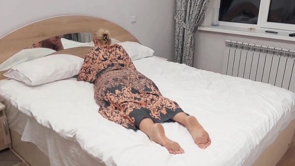 Stream full scene called : Amateur Mature Wife Selena701 Gets Naked for Hot Sex & Foot Fetish Action