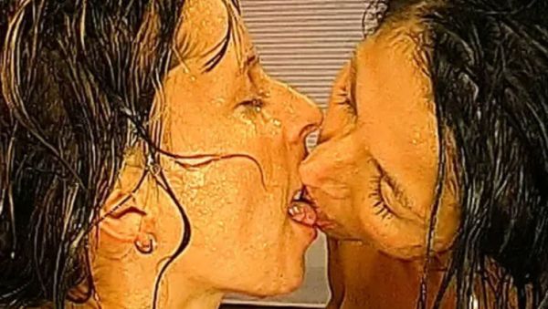 Play hardcore movie called : Carolina Spagnoli Gangbang Bukkake - Sexy MILF Gets Pissed On & Fucked Hard