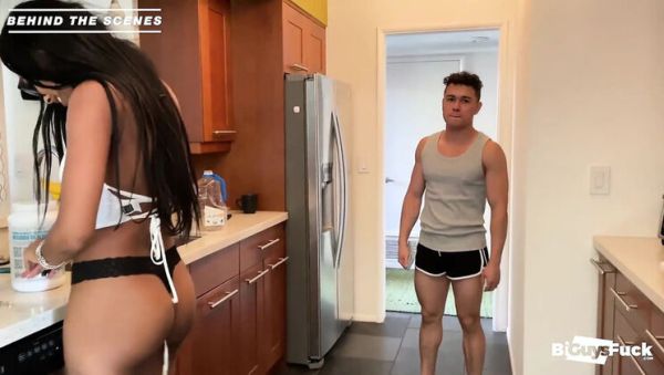 Enjoy watching the uncut clip called : 19 Year Old Brianna Moore Watches Guys Kiss & Giggles Before Getting Stuffed by Big Dick