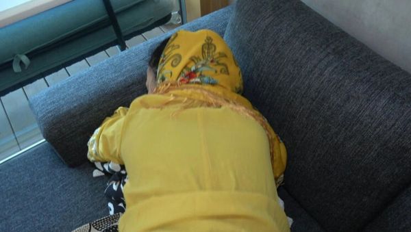 Play this HD video of : Big Ass Muslim Stepmom Diana Zilli Fucked Hard in Hijab - Homemade POV Sex