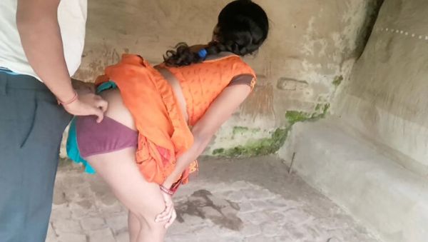 Stream the uncensored clip : Indian Wife Sonia Saree Outdoor Doggystyle Fucked Hard by Stepbrother