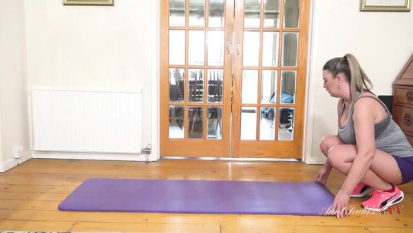 Play this uncensored clip named : Busty MILF Maisie Lewis Gets Creampie from Personal Trainer - Blonde Amateur Fuck