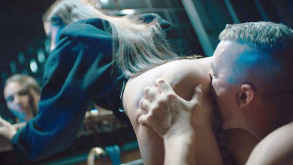 Stream the HD scene : Time Stop Sex - Hot Brunette Milan Cheek Freezes for Homeowner's Freeuse Fuck