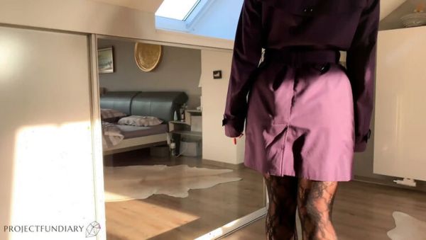 View hardcore movie called : Bitch in trench coat gets ass-fuck ends with condom off