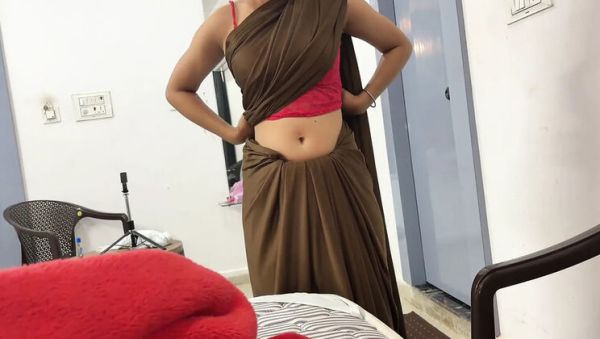 View the HD movie called : Gao's Hot Sister-in-Law Gets Fat Cock in OYO Room – Hindi Audio Sex Video
