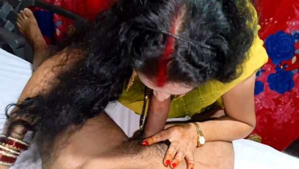 View full clip : Lalita Singh caught her boyfriend's brother's cock and started begging to suck it