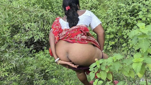 Enjoy watching the uncut clip titled : Indian Bhabhi Fucked by Father-in-Law on Highway Roadside in Jungle