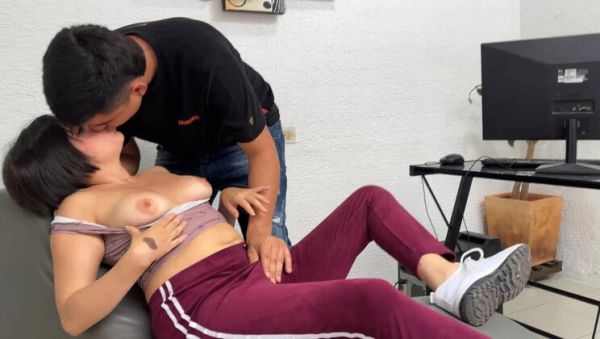 Stream this hardcore movie named : Young stranger pretends to be a psychologist to fuck me hard and fill my tight pussy with his milk