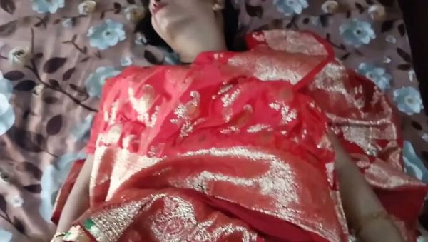 Enjoy watching full clip : Desi Wife Sex – Hot Indian Aunty Blowjob and Missionary Fuck with Old Man