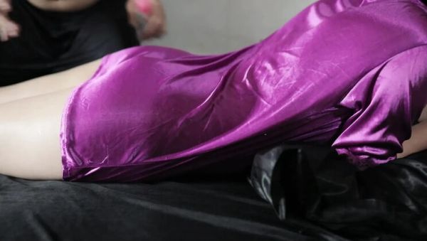 Play the uncut clip : Muslim Indo Hijab Babe in Satin Dress – Big Juicy Ass Jiggles & Gets Pounded