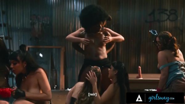 Stream the hardcore video called : Serene Siren, Little Puck, Jane Wilde, Lulu Chu, Casey Calvert, Hailey Rose, And Penny Barber Explore Each Others