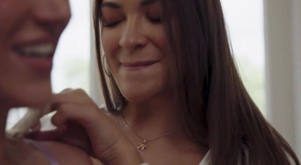 Play the full scene of : Me and my stepsister taste each others pussy