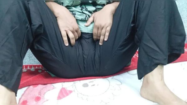 Play the HD clip : Bangladeshi Girl With Big Pussy - Desi Bhabhi Hot Sex At Home