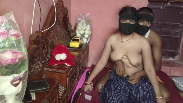 Enjoy watching the uncut clip named : Young Devar, Hunter Asia And Devar Bhabhi In Young Bhabhi Ki Devar Fucking Step Bedroom Me Chudai Ki Desi Doggy Style Me