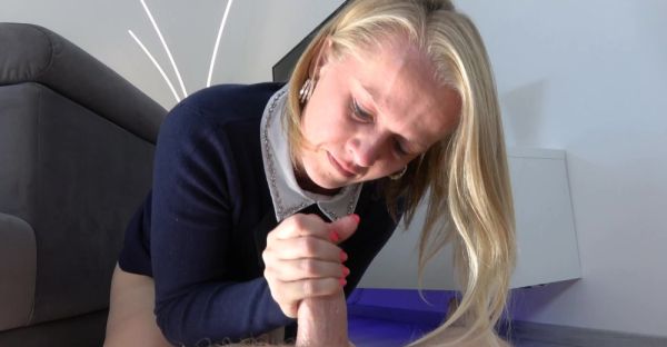 Watch this complete clip called : Dirty Hans pleases seductive Foxy with amateurs' moves