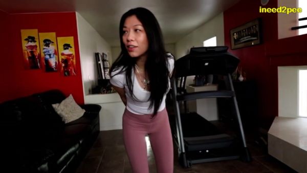 Stream HD movie of : INEED2PEE Miss Mia FIRST wetting her yoga pants - Ineed2pee Ineedamommy