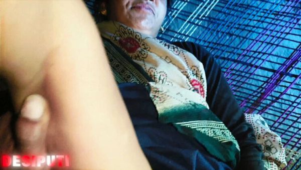 Stream complete video of : Payal Bhabhi First Time Anal with Devar - Saree Sex Outdoor